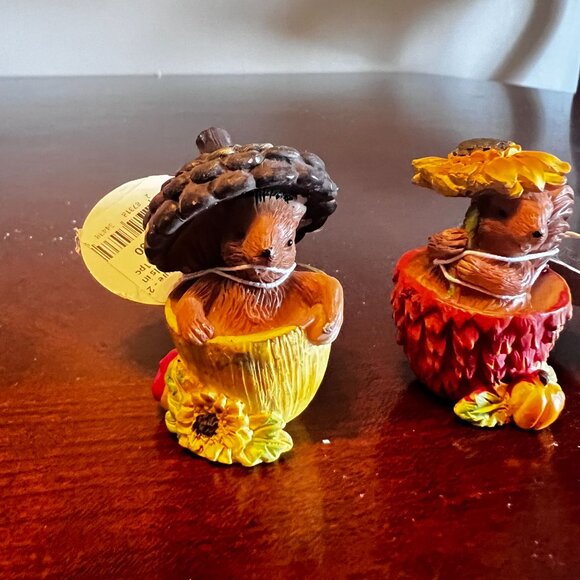 Autumn miniature Squirrel Figurines In Acorn & Pumpkin Design Set Of 4 resin - Picture 2 of 9